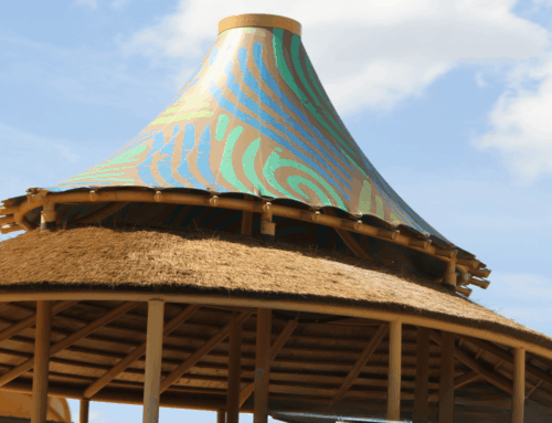 Synthetic Thatch in Waterpark Theming: Cut OPEX, Lift F&B, and Stay Code-Confident